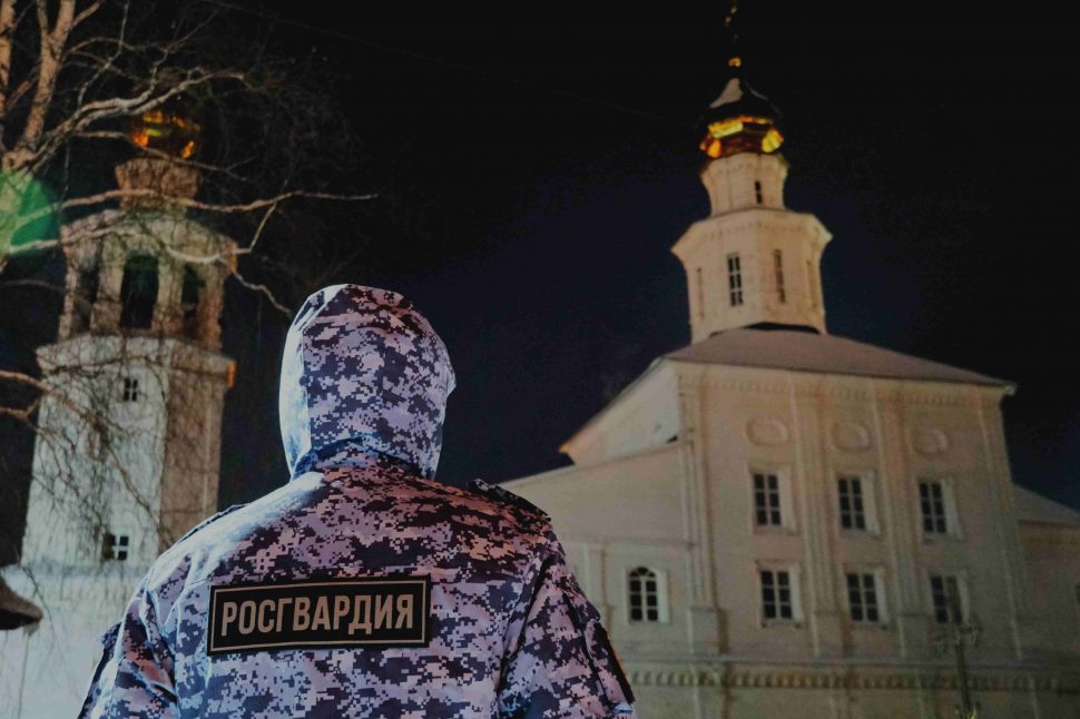 Росгвардейцы приняли участие в обеспечении безопасного празднования Рождества в Архангельске